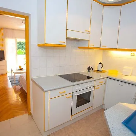 Jarak Apartman Makarska