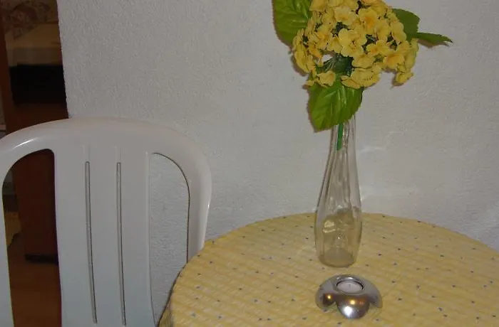 Jarak Apartman Makarska