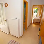 Jarak * Makarska