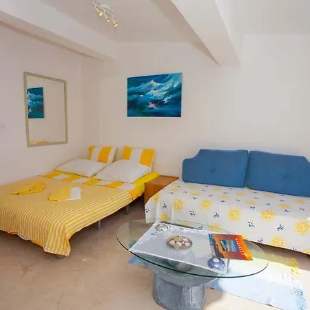 Jarak * Makarska